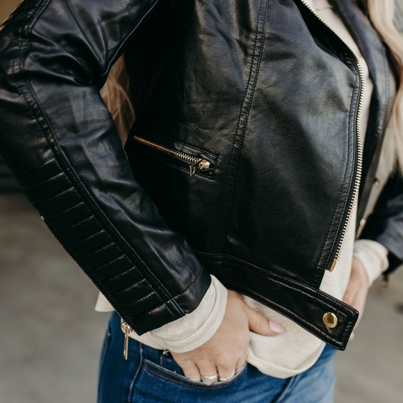 Sold - Picture 4 of 10